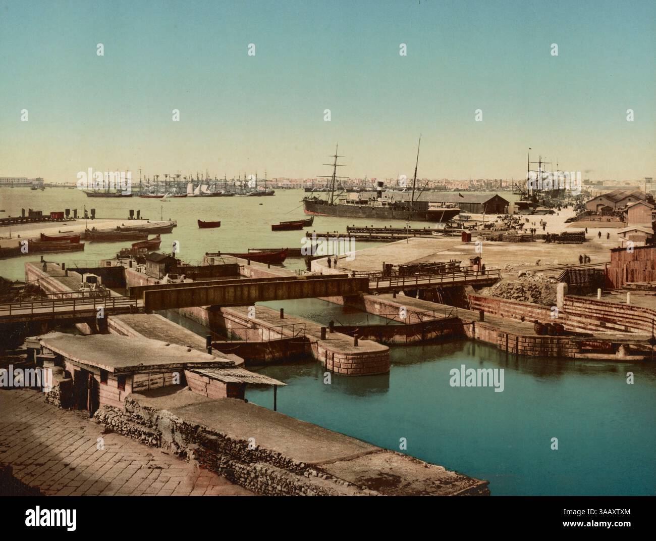 Fotochrom des Hafens und der Schleusen in Alexandria, Ägypten. Stockfoto