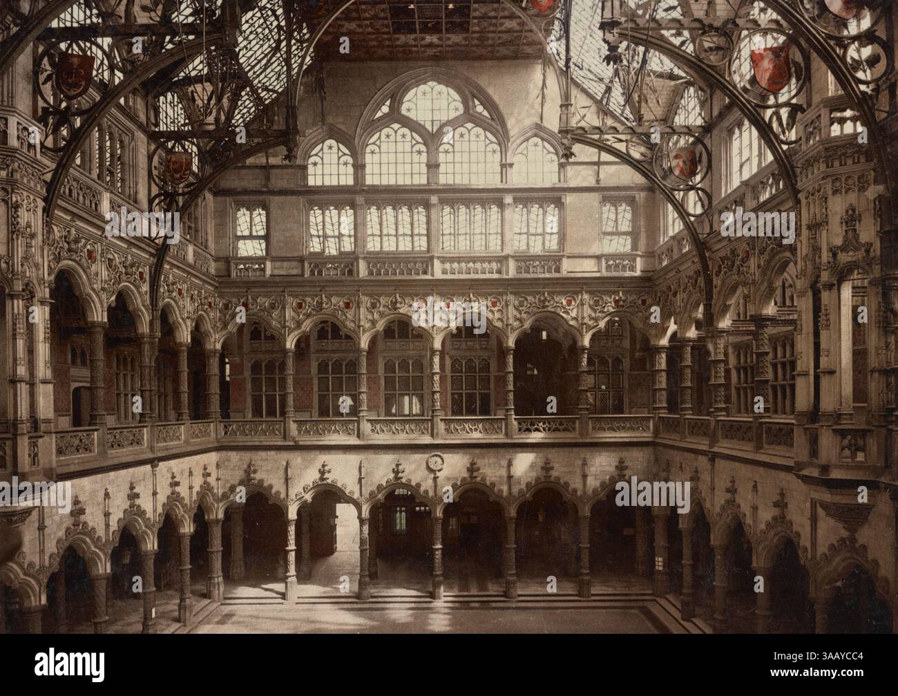 Photochrom-Druck, der das Innere der Börse in Antwerpen, Belgien, zeigt. Stockfoto