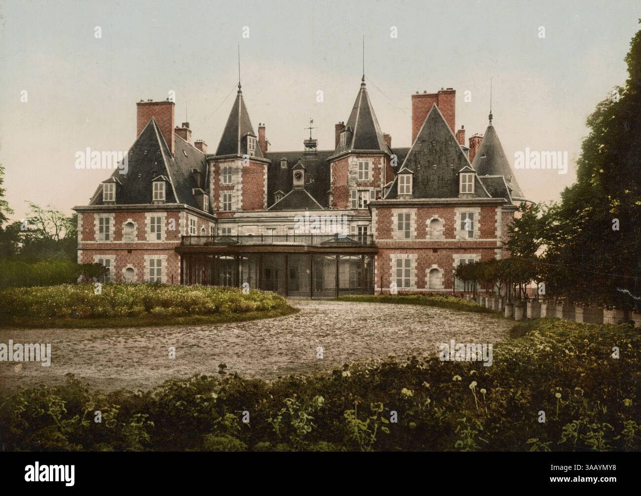 Vintage-Fotochromdruck der Burg von Randan in Frankreich. Stockfoto