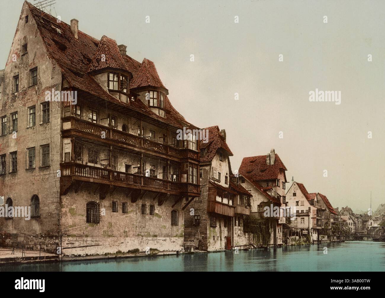 Vintage-Photochrom-Druck eines Abschnitts an der Pegnitz in Nürnberg. Stockfoto