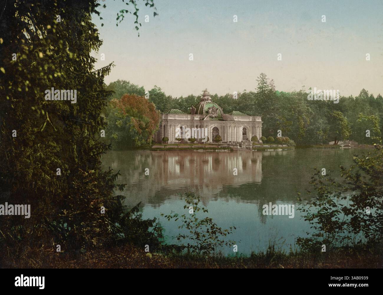 Vintage-Fotochrom-Druck des Grottenpavillons im Katharinenpark von Zarskoje Selo, Russland Stockfoto