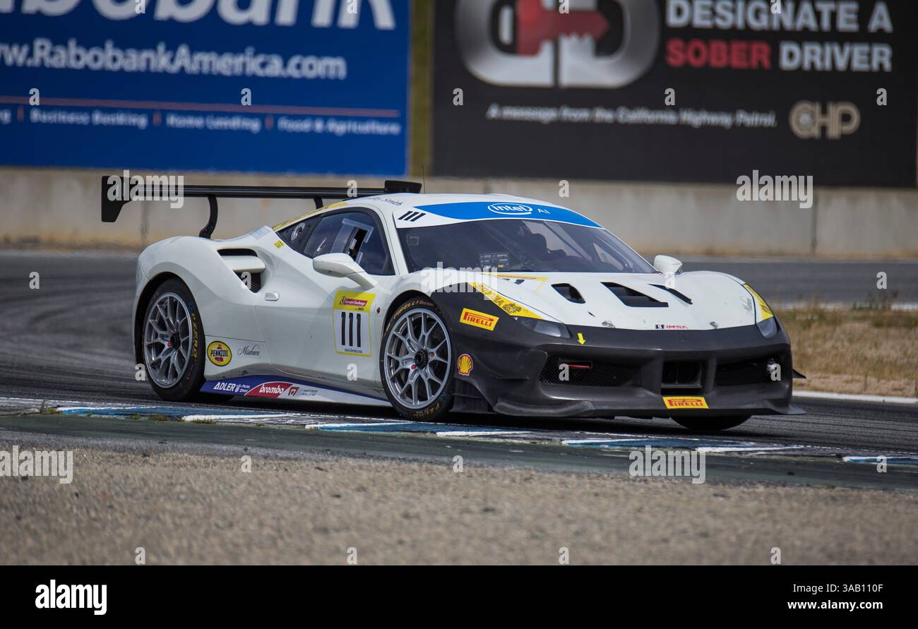 5. Mai 2018 Monterey, CA, USA # 111 Bradley Smith kommt aus Kurve 11 während der Ferrari Challenge FerrariI Coppa Shell Rennen 1 auf dem WeatherTech Raceway Laguna Seca Monterey, CA Thurman James / CSM(Credit Image: &Copy; Thurman James/CSM via ZUMA Wire) Stockfoto