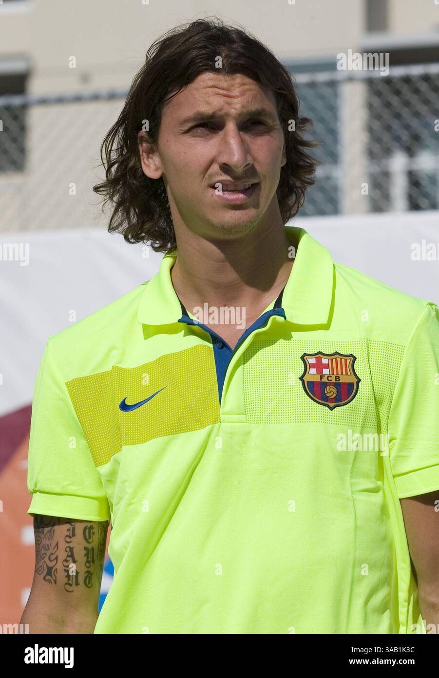 22. März 2018: Pasadena, Kalifornien, Vereinigte Staaten von Amerika: Der 36-jährige schwedische Stürmer Zlatan Ibrahimovic hat einen Zweijahresvertrag mit der LA Galaxy unterzeichnet. DATEIFOTO: Donnerstag, 30. Juli 2009. Zlatan Ibrahimovic, der europäische Fußballmeister FC Barcelona, hat sich Nike Soccer und der LA84 Foundation angeschlossen, um einen Dachgarten im Montalban Theatre in Hollywood, Kalifornien, zu widmen. JAVIER ROJAS/PI (Bild: © Prensa Internacional Via ZUMA Wire) Stockfoto