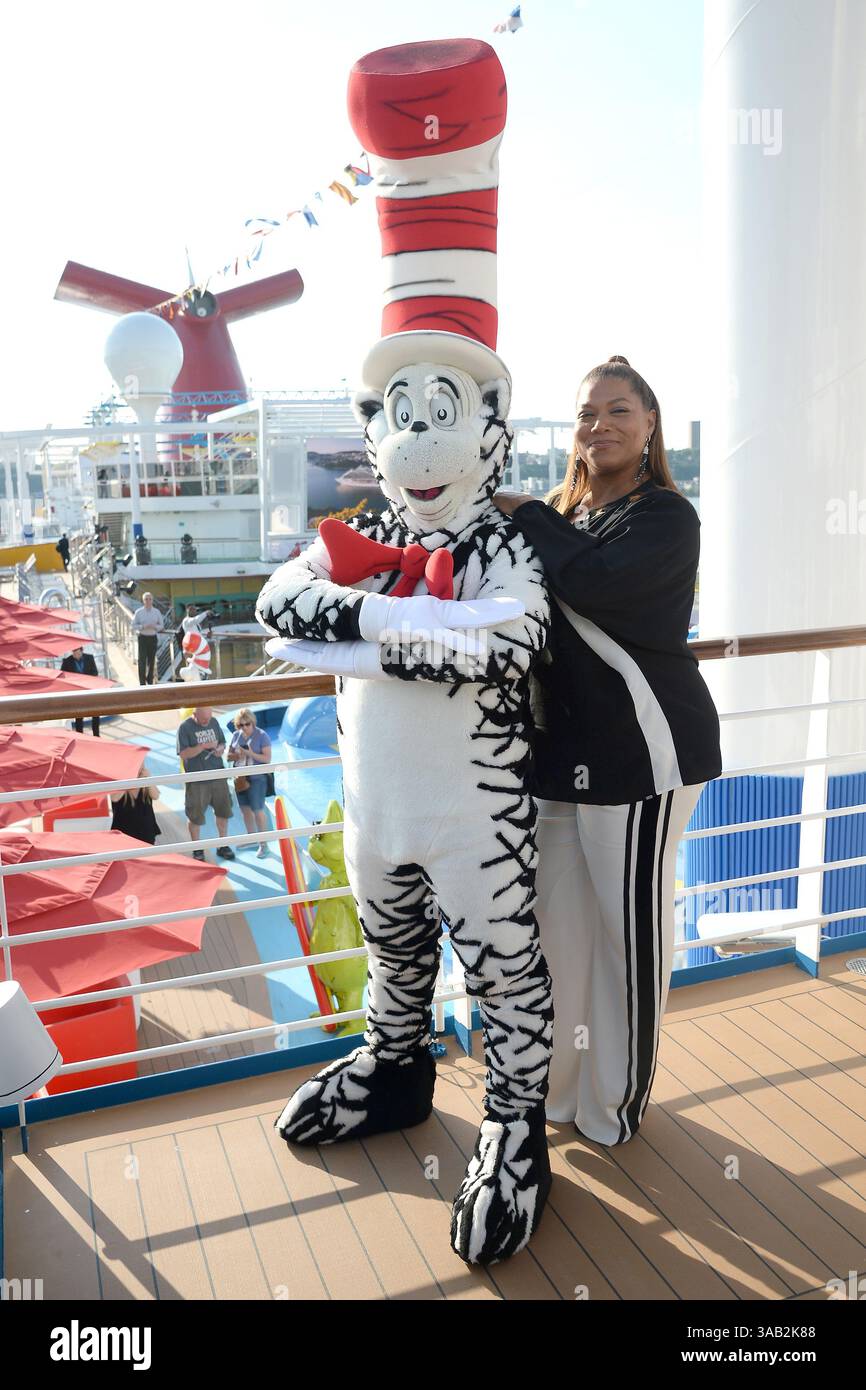 Mai 2018 - New York, NY, USA - 23. Mai 2018 New York City..Dr. Seuss's Cat in the hat und Queen Latifah, die am 23. Mai 2018 in New York City am Carnival Cruise Ship „Horizon“ teilnahmen. (Foto: © Kristin Callahan/Ace Pictures via ZUMA Press) Stockfoto