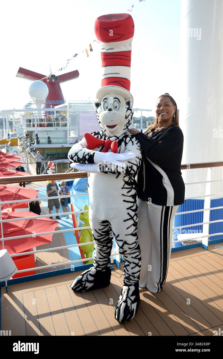 Mai 2018 - New York, NY, USA - 23. Mai 2018 New York City..Dr. Seuss's Cat in the hat und Queen Latifah, die am 23. Mai 2018 in New York City am Carnival Cruise Ship „Horizon“ teilnahmen. (Foto: © Kristin Callahan/Ace Pictures via ZUMA Press) Stockfoto