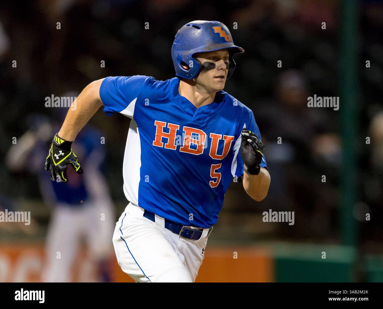 23. Mai 2018: Houston Baptist Catcher Matt Heck (5) während der Southland Conference Championships 2018. Spiel 4 Houston Baptist University gegen Central Arkansas im Constellation Field Sugar Land, Texas. Houston Baptist gewann in sieben Innings 14-4 (Credit Image: &Copy; Maria Lysaker/CSM via ZUMA Wire) Stockfoto