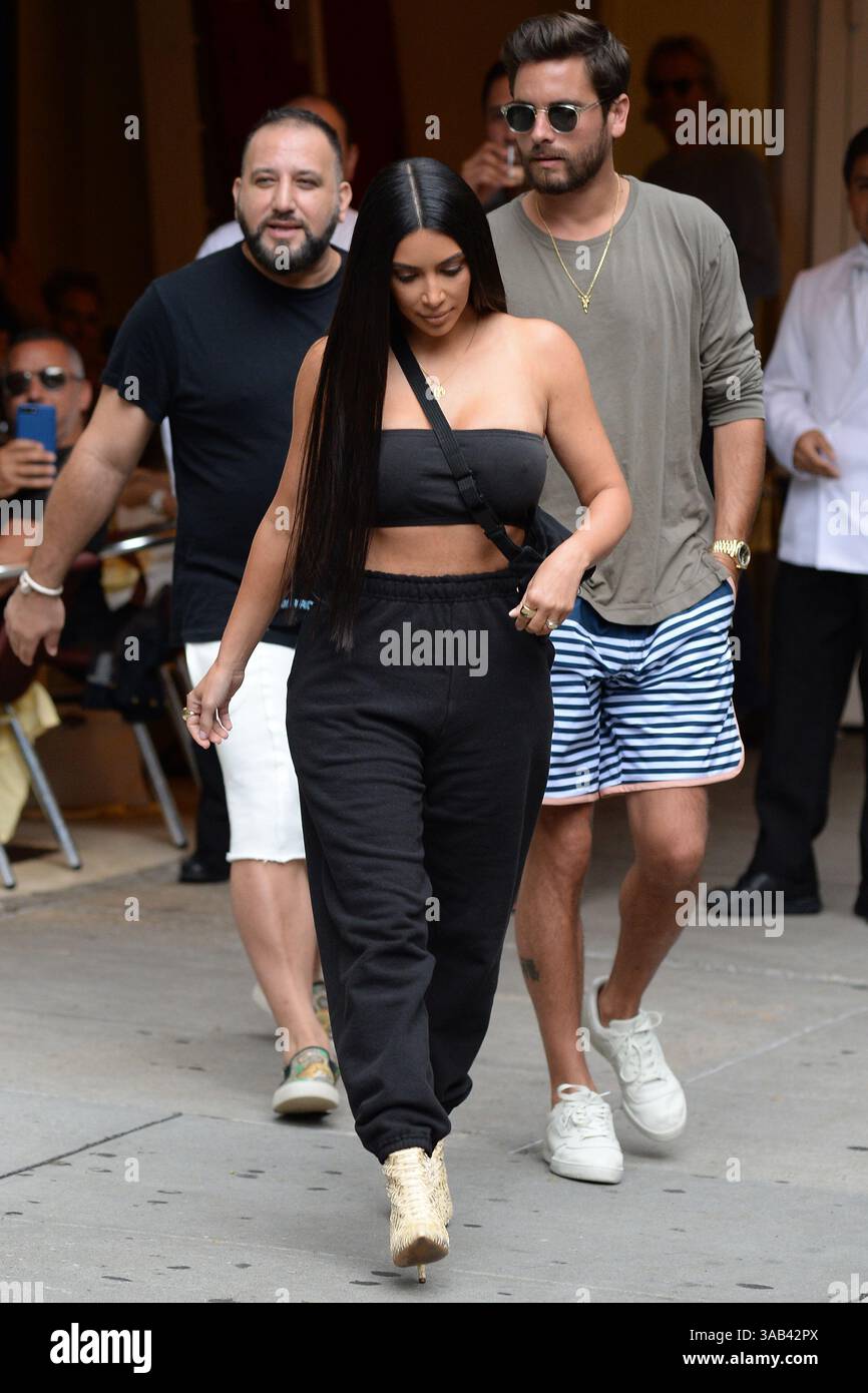 NEW YORK, NY - 2. AUGUST: Kim Kardashian, Scott Disick am 2. August 2017 in New York City. Leute: Kim Kardashian, Scott Disick. (Kreditbild: © SMG via ZUMA Wire) Stockfoto