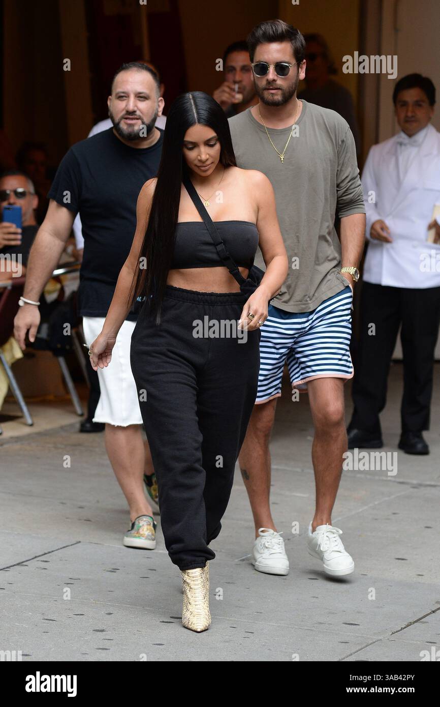 NEW YORK, NY - 2. AUGUST: Kim Kardashian, Scott Disick am 2. August 2017 in New York City. Leute: Kim Kardashian, Scott Disick. (Kreditbild: © SMG via ZUMA Wire) Stockfoto