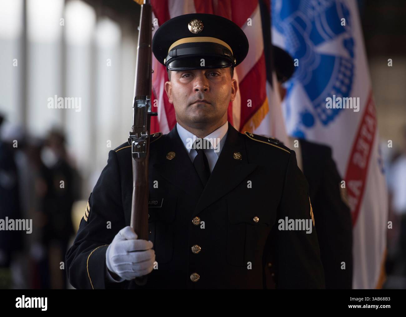 30. Mai 2018: Pearl City, Hawaii, US-Verteidigungsminister leitet die Zeremonie des Kommandowechsels. Phil Davidson entließ ADM. Harry Harris als Kommandant des US-Indo-Pazifik-Kommandos (USINDOPACOM) auf der Joint Base Pearl Harbor-Hickam. (Kreditbild: © Vernon Young /DOD via ZUMA Wire) Stockfoto