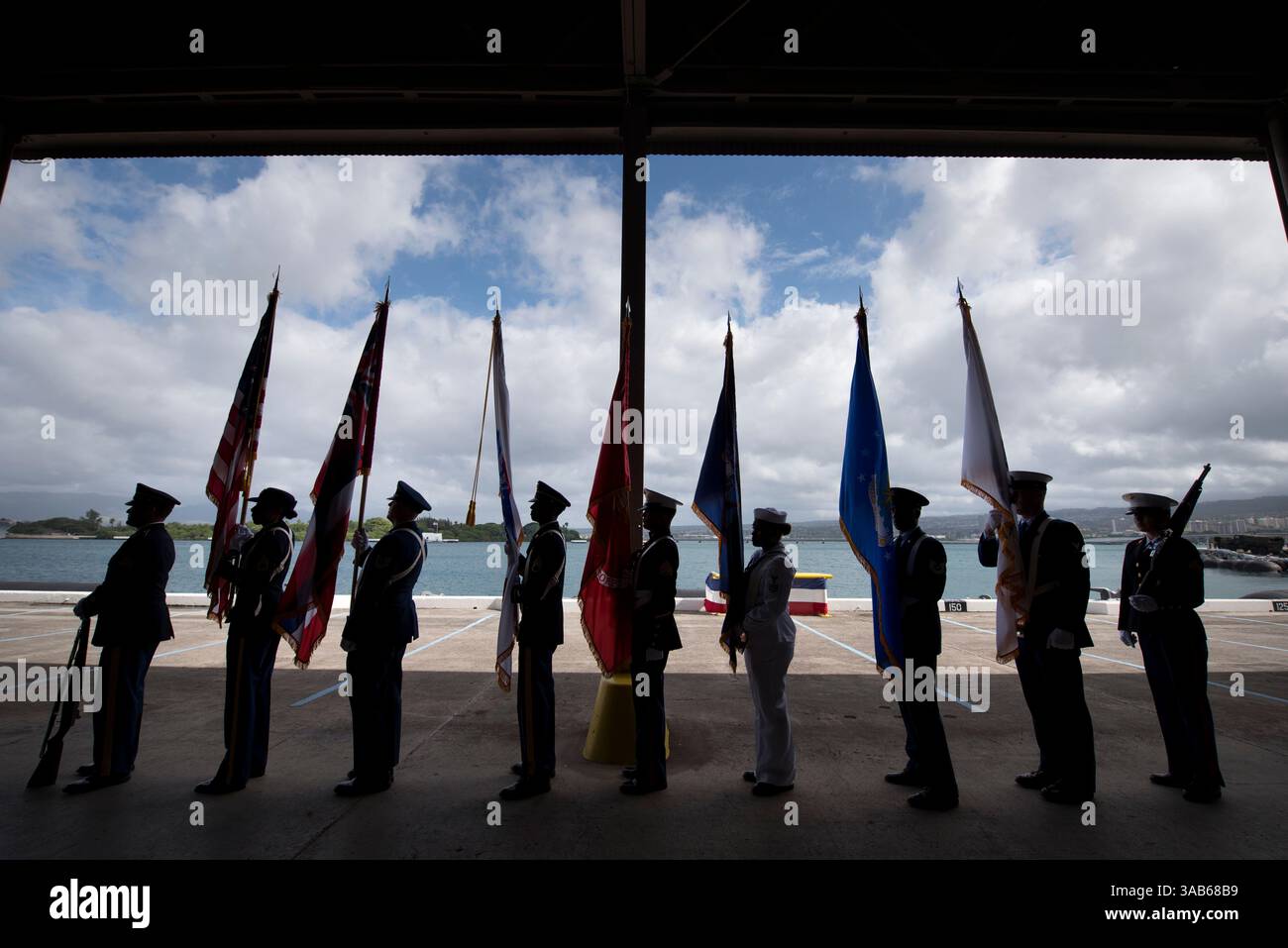 30. Mai 2018: Pearl City, Hawaii, US-Verteidigungsminister leitet die Zeremonie des Kommandowechsels. Phil Davidson entließ ADM. Harry Harris als Kommandant des US-Indo-Pazifik-Kommandos (USINDOPACOM) auf der Joint Base Pearl Harbor-Hickam. (Kreditbild: © Vernon Young /DOD via ZUMA Wire) Stockfoto