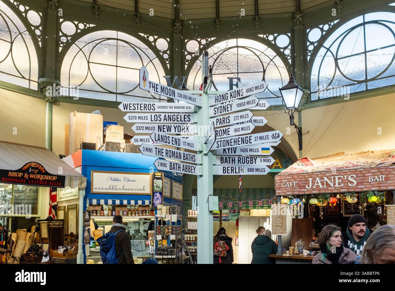 Wegweiser innerhalb des Bath Guildhall Market, Bath, Somerset, UK Stockfoto