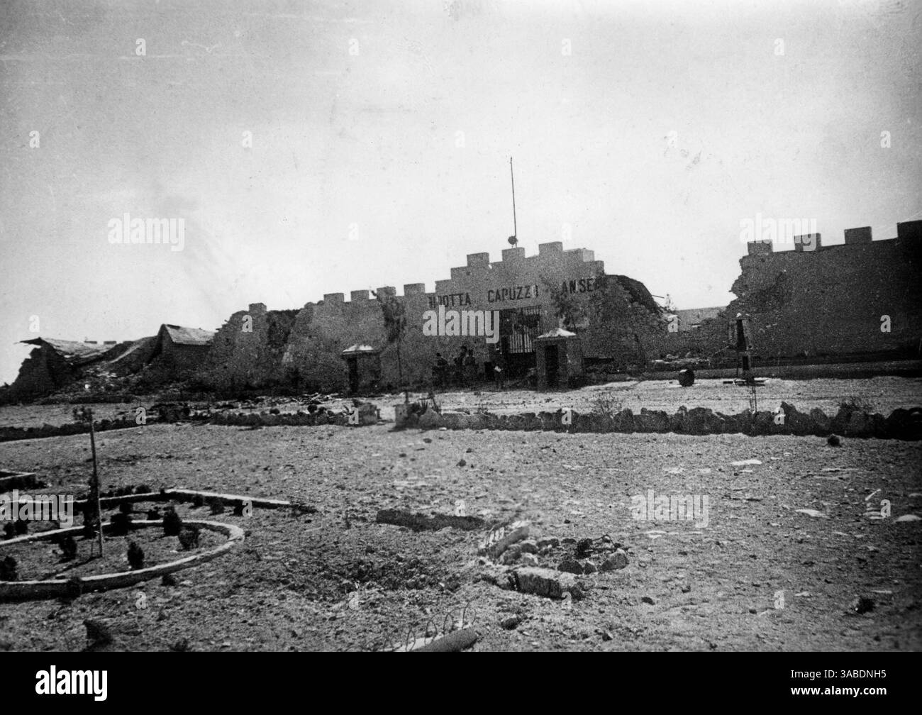 Fort Capuzzo nahe der ägyptischen Grenze nach britischen Bombardierungen. [Automatisierte Übersetzung] Stockfoto