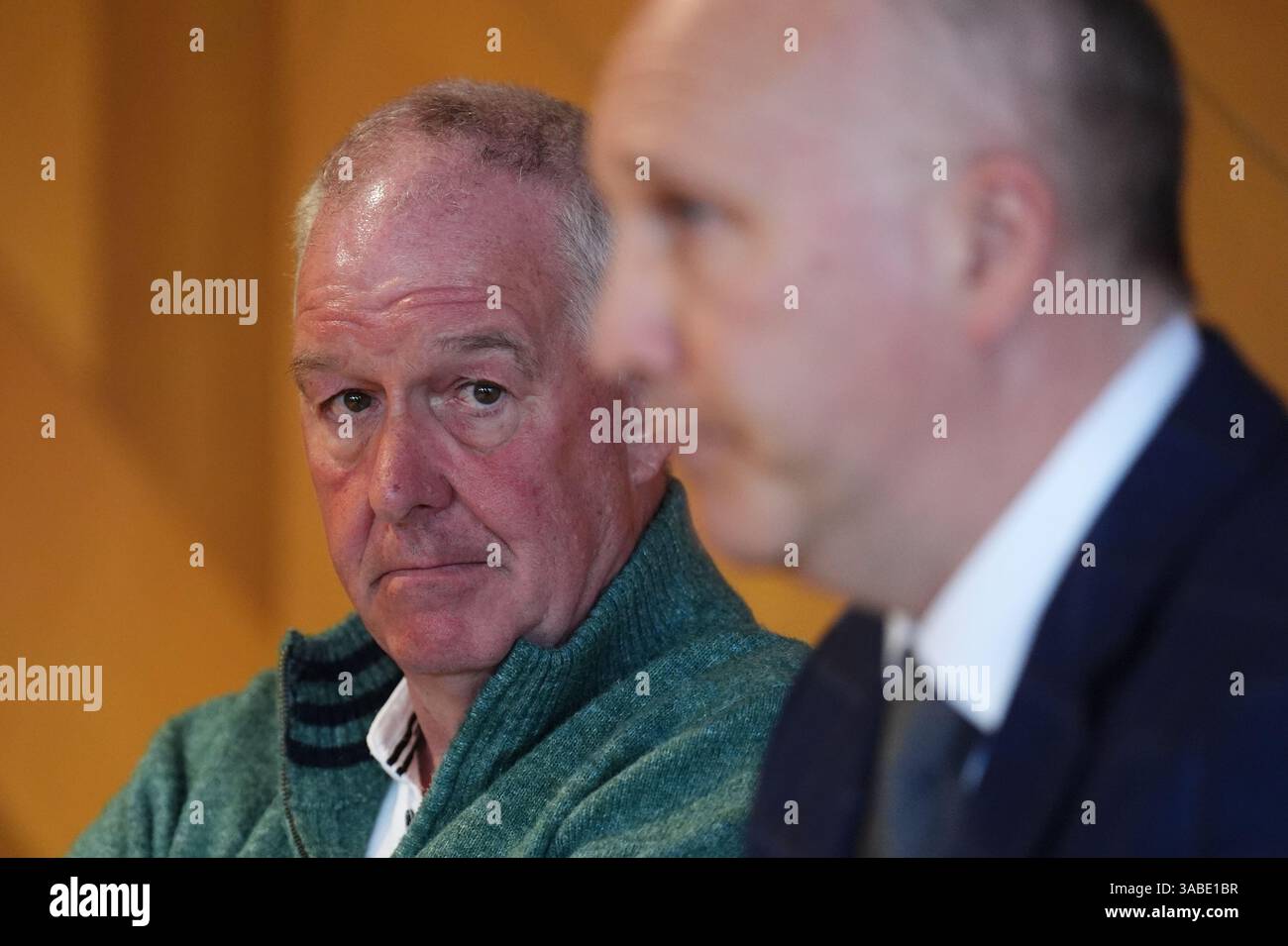 (Von links nach rechts) Rab Thomson, einer der ersten Postmaster in Schottland, der seine Verurteilung nach dem Horizon-Skandal aufheben ließ, und Calum Greenhow, ehemaliger Postmaster und derzeitiger CEO der National Federation of SubPostmasters (NFSP) bei der Gründung der Scottish Postmasters for Justice and Redress Group im schottischen Parlament in Holyrood, Edinburgh. Die neue Unterstützungsgruppe wird schottische Postmeister, die Opfer des Horizon-Skandals sind, ermutigen, Rechtsmittel zu suchen. Bilddatum: Mittwoch, 2. April 2025. Stockfoto