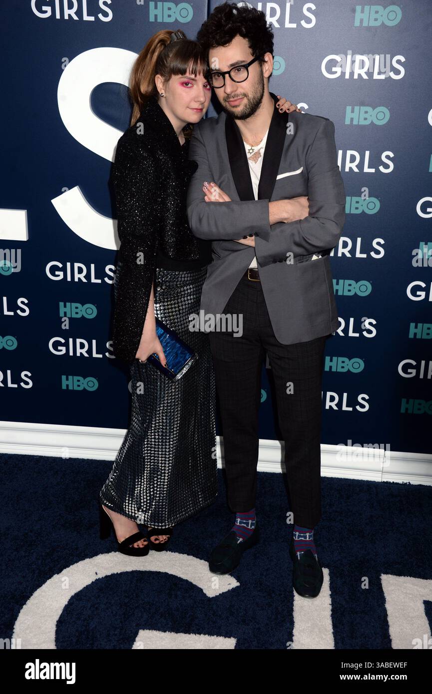 NEW YORK, NY - 02. FEBRUAR: Lena Dunham, Jack Antonoff nimmt am 2. Februar 2017 in New York City an der New Yorker Premiere der sechsten und letzten Staffel von „Girls“ in Alice Tully Hall, Lincoln Center Teil. (Kreditbild: © SMG via ZUMA Wire) Stockfoto