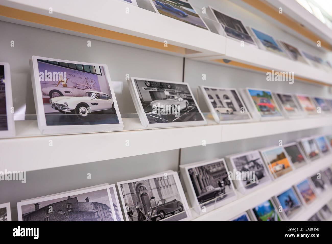 Fotoausstellung von BMW-Fahrzeugen im BMW Museum in München Stockfoto