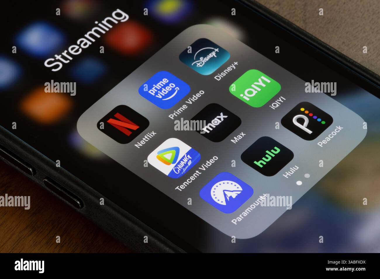 Top-Streaming-Apps der Abonnenten ab 2024, darunter Netflix, Amazon Prime Video, Disney+, Tencent Video, max, iQiyi, Paramount+, Hulu und Pfau... Stockfoto