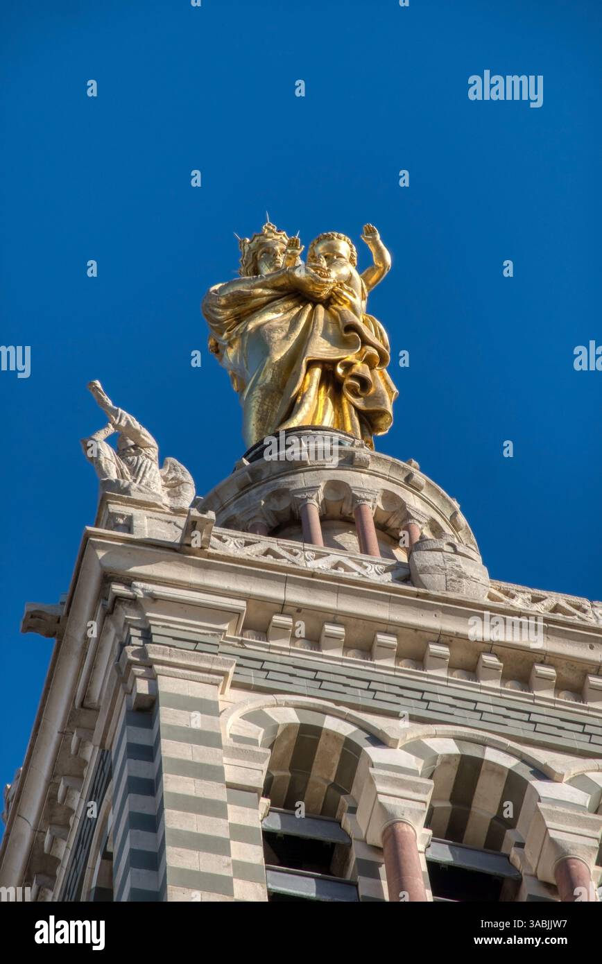 Architektonische Details der Basilika Notre Dame de la Garde in Marseille, Frankreich Stockfoto