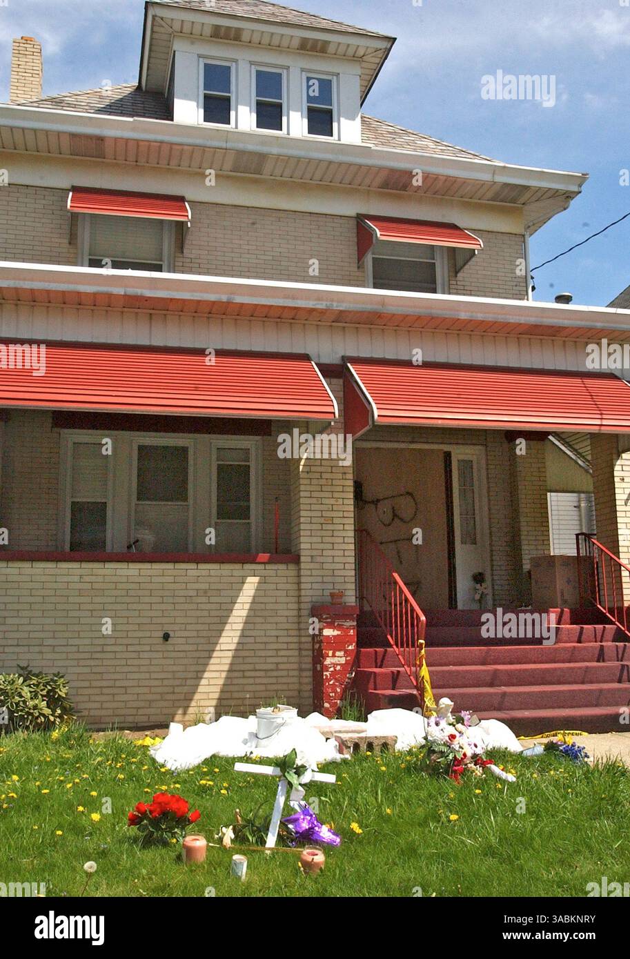 April 2006; Indiana, PA, USA; KEVIN FOLEY, Polizist der Polizei von Pennsylvania, wurde wegen Mordes an einem prominenten Zahnarzt im Jahr 2006 angeklagt. Foley, 42, hatte angeblich einen bekannten Hass auf Dr. John Yelenic und hatte eine romantische Beziehung mit der entfremdeten Frau des Zahnarztes Michele. Yelenys Leiche wurde im Wohnzimmer seines Hauses in Indiana, PA, gefunden. Er starb nach mehreren Messerverletzungen. Ein blutiger Schuhabdruck am Tatort war mit Foley in Verbindung gebracht. Obligatorischer Ausweis: Foto von Jamie Isenberg/Indiana Gazette/ZUMA Press. (©) Copyright 2006 by Indiana Gazette Stockfoto