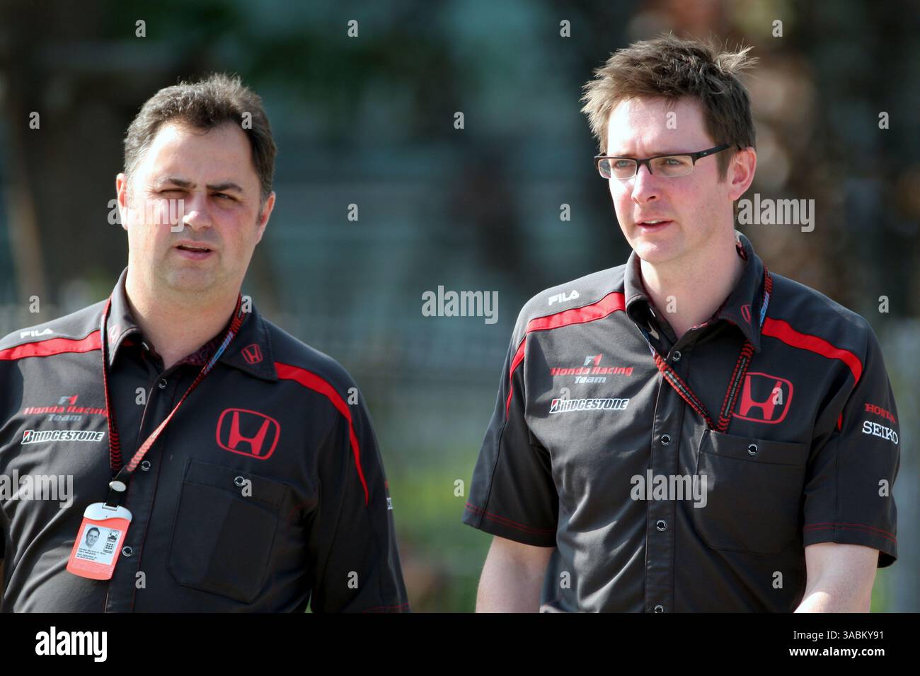 L bis R): Ron Meadows (GBR) Honda mit Andrew Shovlin (GBR) Honda Race Engineer...Formel-1-Weltmeisterschaft, Rd16, Grand Prix von China, Vorbereitungen, Shanghai International Circuit, Shanghai, China, Donnerstag, 4. Oktober 2007. (Kreditbild: ©Sutton Motorsports/ZUMA Press) EINSCHRÄNKUNGEN: UK Rights OUT! Stockfoto