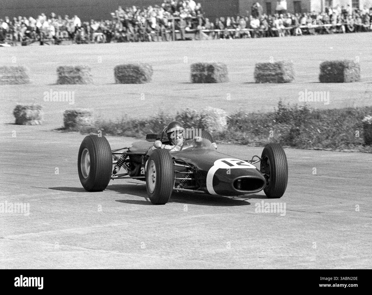 Jochen Rindt, Brabham BT11, sein Grand-Prix-Debüt..österreichischer GP, Zeltweg 30 Mai 1964 (Bild: ©Sutton Motorsports/ZUMA Press) Stockfoto