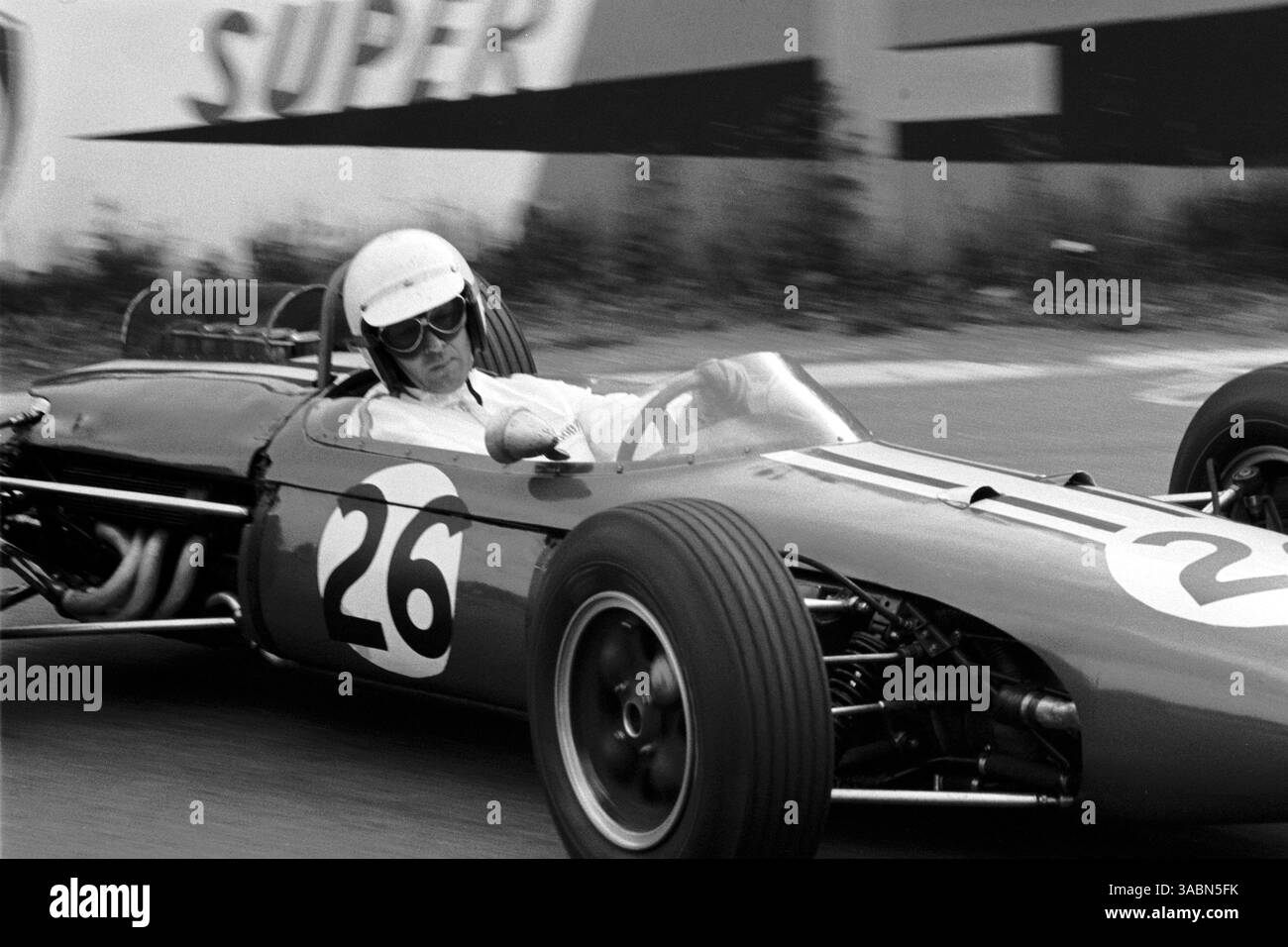Frank Gardner (aus)Willment Brabham BT11 ging wegen eines Zündproblems in den Ruhestand...Grand Prix von Belgien, Spa-Francorchamps, 13. Juni 1965. (Kreditbild: ©Sutton Motorsports/ZUMA Press) Stockfoto