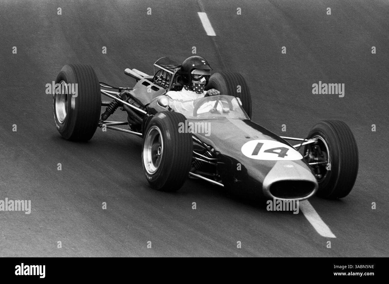 Dan Gurney (USA) Brabham BT11 ging in Runde 16 mit Motorausfall zurück...Grand Prix von Frankreich, Clermont-Ferrand, 27. Juni 1965. (Kreditbild: ©Sutton Motorsports/ZUMA Press) Stockfoto