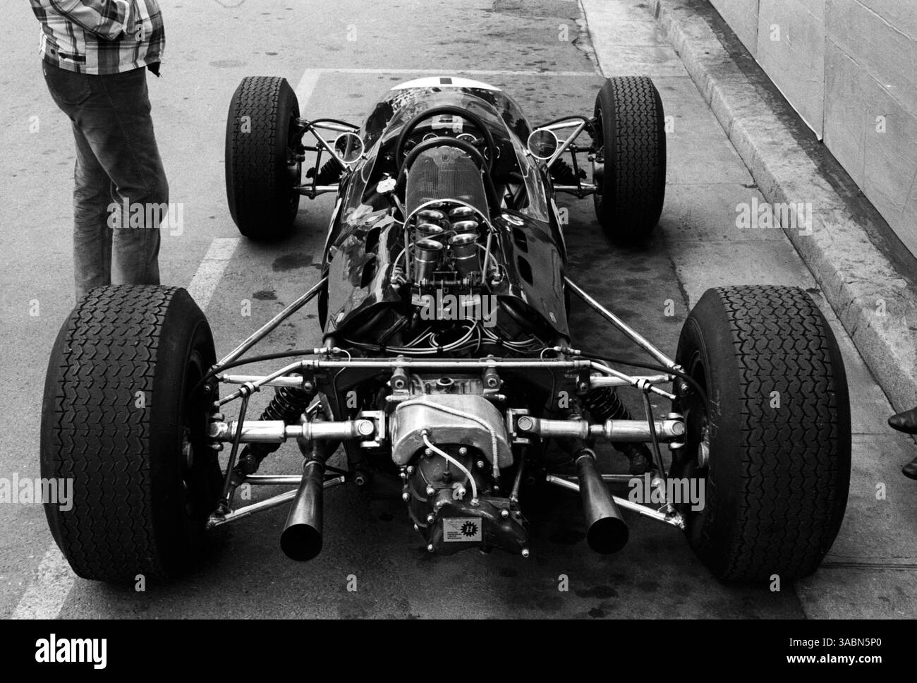 Rückansicht des Brabham BT11 von Jack Brabham (aus)...Grand Prix von Monaco, Monte Carlo, 30. Mai 1965. (Kreditbild: ©Sutton Motorsports/ZUMA Press) Stockfoto