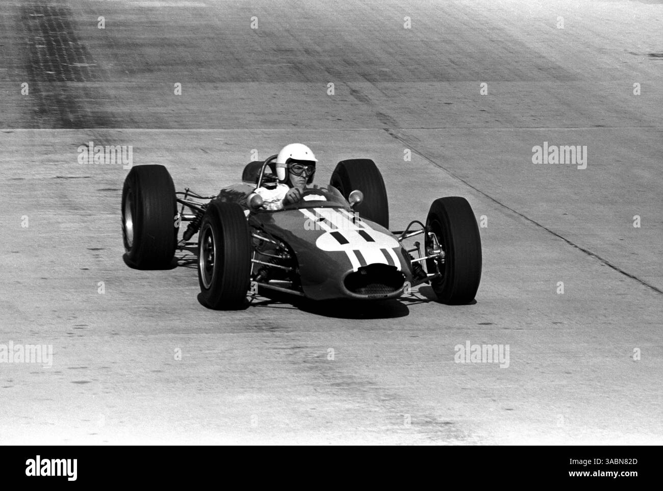 Frank Gardner (aus) Brabham BT11 ging mit einer defekten Motoraufhängung in den Ruhestand...Grand Prix von Monaco, Monte Carlo, 30. Mai 1965. (Kreditbild: ©Sutton Motorsports/ZUMA Press) Stockfoto