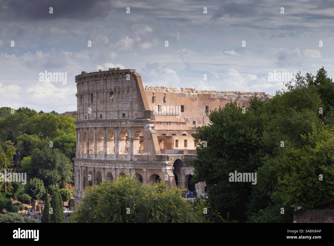 colosseum Skyline Bäume gute Wolken Stockfoto