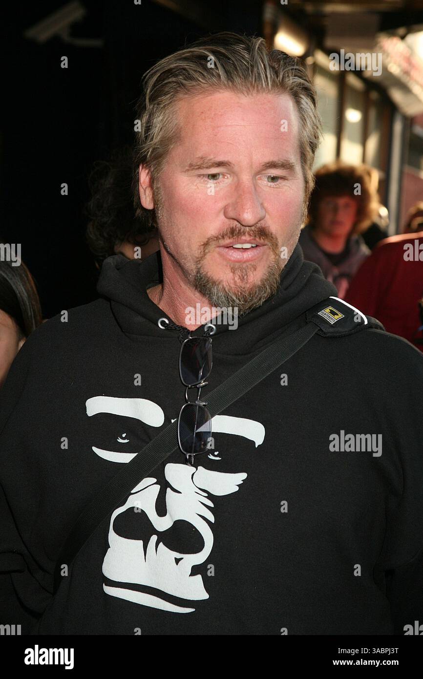 Hollywood, Usa. April 2025. ARCHIV: 5. Mai 2007 - Hollywood, Kalifornien - Val Kilmer. 3. Jährliche Hullabaloo-Förderung für das Silverlake Conservatory of Music. Foto: Byron Purvis/AdMedia/SIPA USA Credit: SIPA US/Alamy Live News Stockfoto