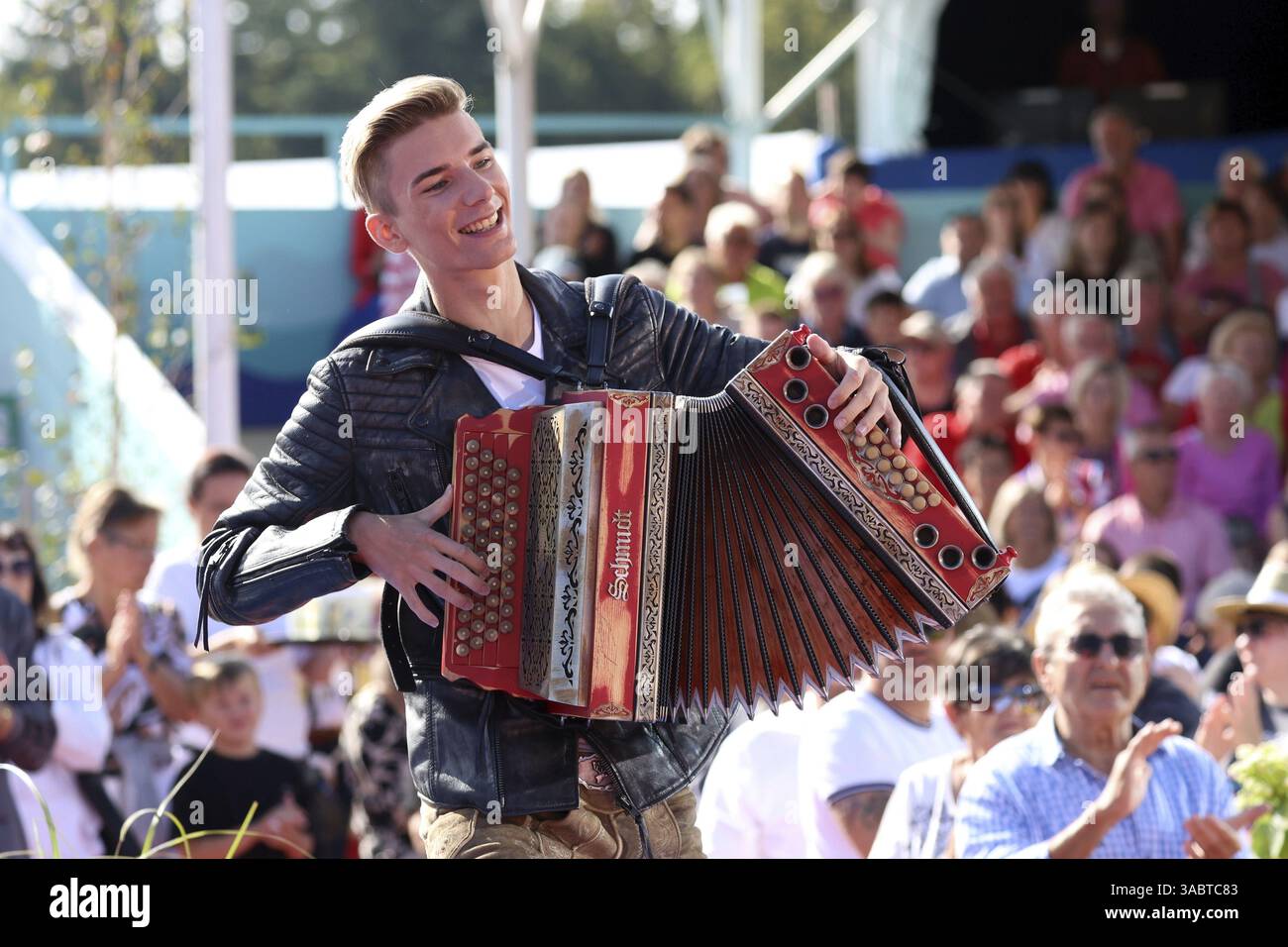 Felix Muhr (österreichischer Sänger/Musiker) in der ARD-Sendung immer wieder Sonntags, Rust, Deutschland/Deutschland Stockfoto