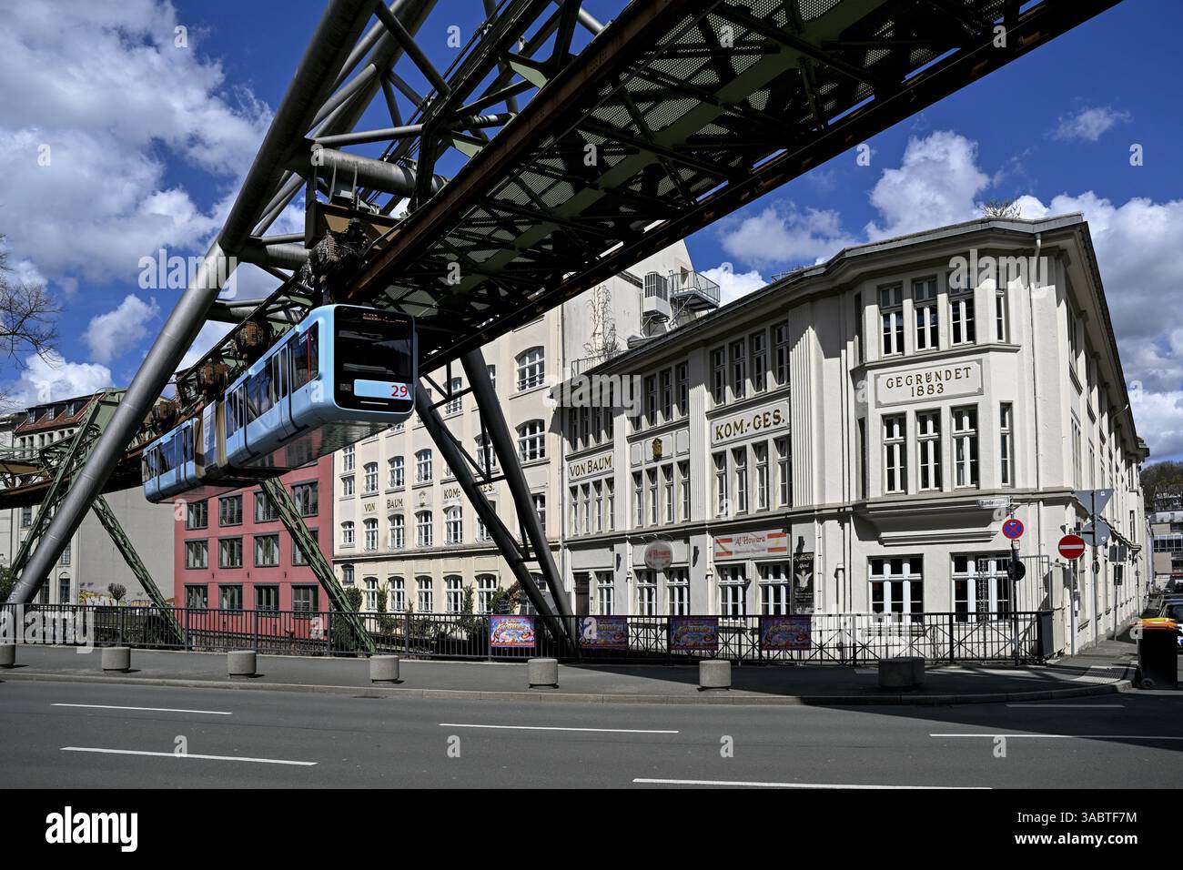 Schwebebahn, Landkreis Elberfeld, Wuppertal, Bergisches Land, Nordrhein-Westfalen, Deutschland, Europa Stockfoto