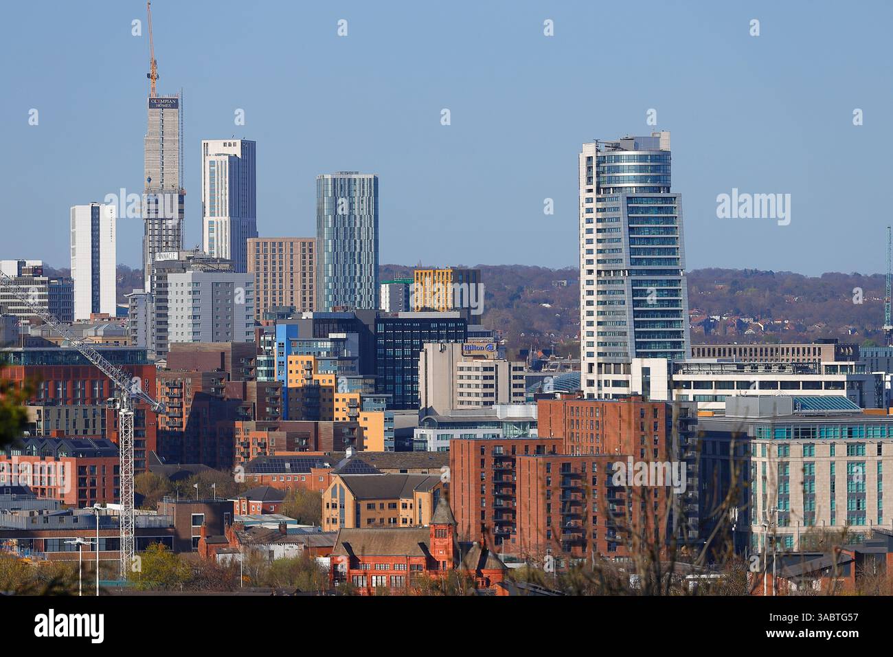 Blick auf das Stadtzentrum von Leeds mit Studentenunterkünften in Arena Campus Village Stockfoto