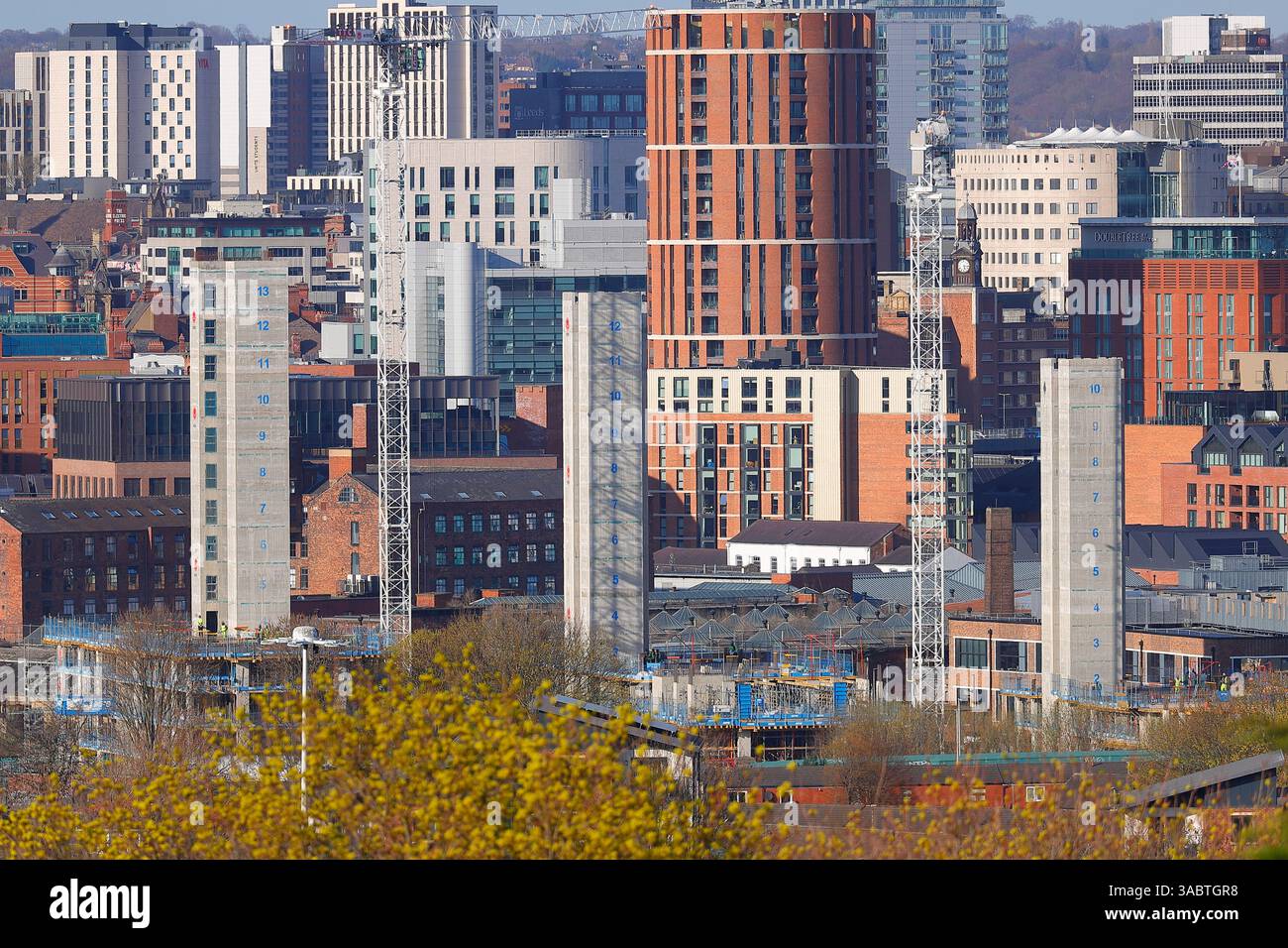 Aufbaukerne aus dem Sweetfields-Projekt, das Büros und Wohnungen im Stadtzentrum von Leeds sein wird Stockfoto