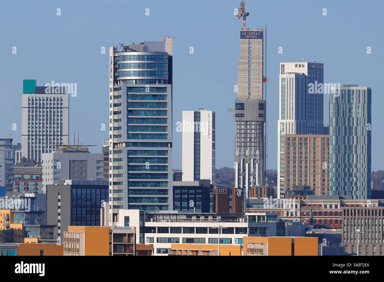 Blick auf das Stadtzentrum von Leeds mit Studentenunterkünften in Arena Campus Village Stockfoto
