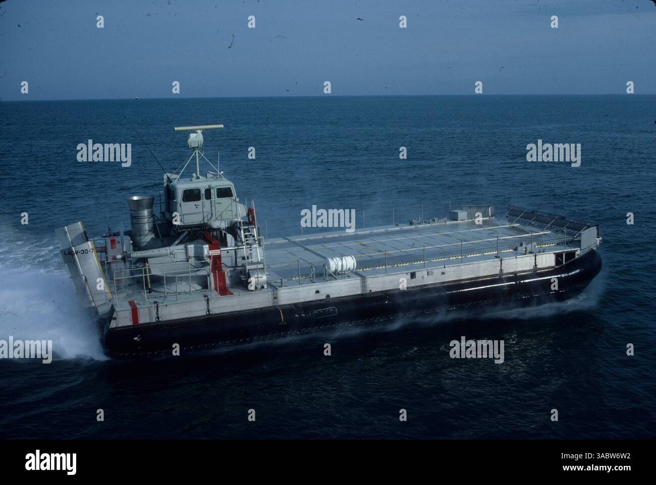 Januar 31, 2007 - at Sea, Ocean - Ship Military, LACV-30 US Army Transport Hovercraft, Landung Luftkissenfahrzeug (Foto: © MI D. Seitelman/ZUMA Press) EINSCHRÄNKUNGEN: (Datei Foto: Exaktes Datum und Ort unbekannt) Stockfoto