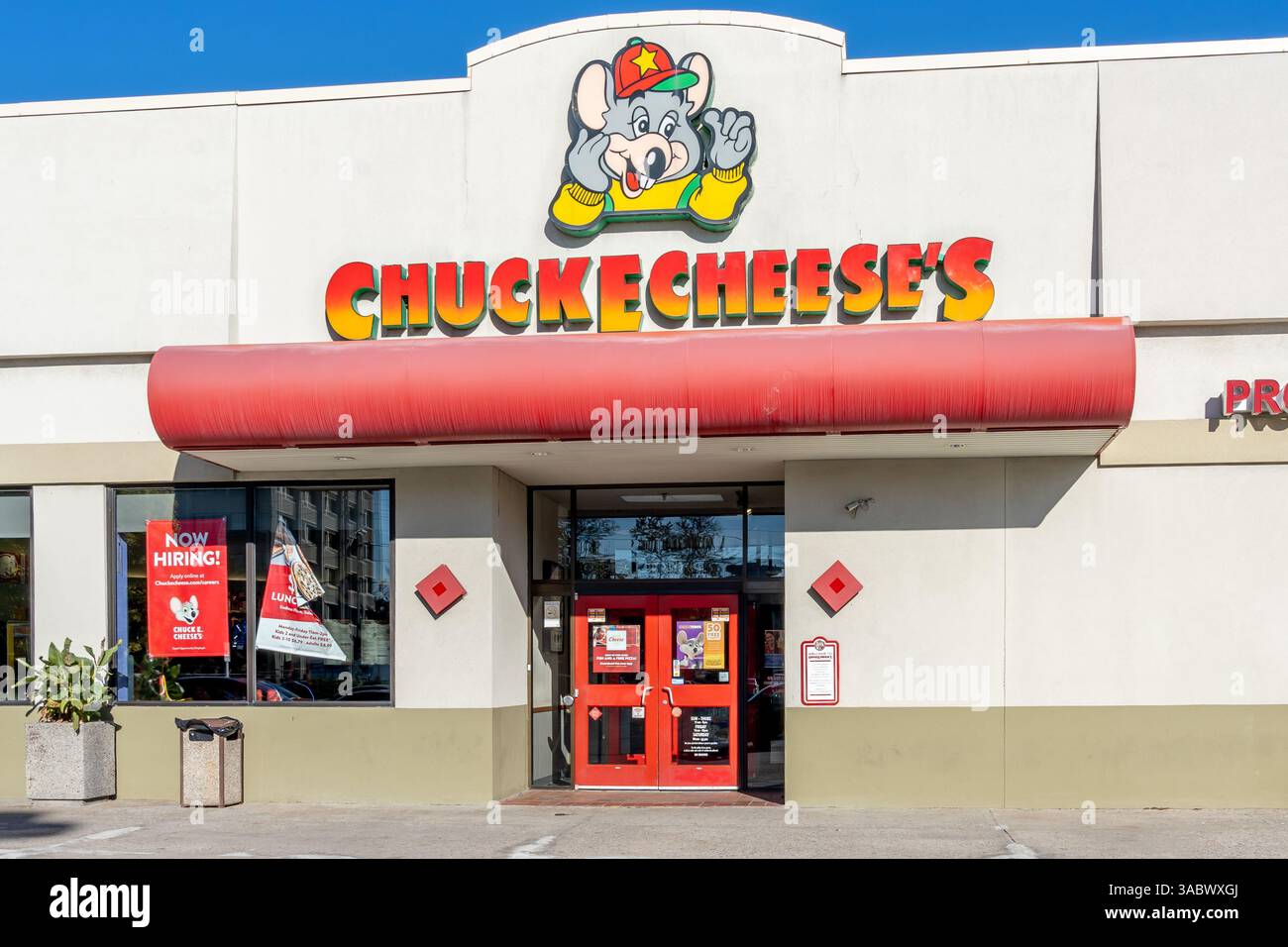Toronto, Kanada – 29. Oktober 2018: Das Schild von Chuck E. Cheese in Toronto, Kanada. Chuck E. Stockfoto