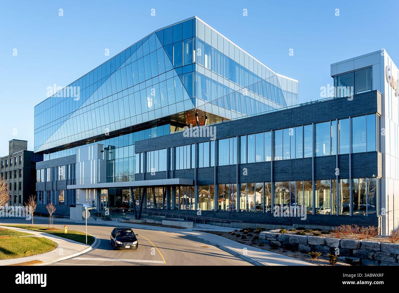 Kitchener, Ontario, Kanada – 19. Dezember 2018: Google Canada Kitchener-Waterloo Bürogebäude. Stockfoto