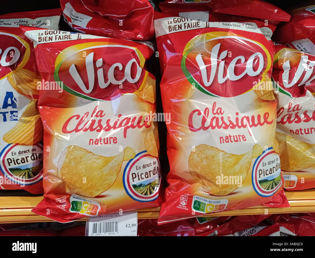 Vico einfache Kartoffelchips im Regal Stockfoto