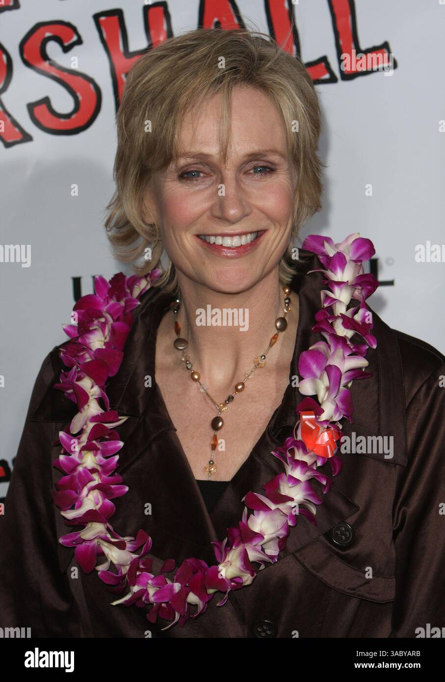 April 2008 - Hollywood, Kalifornien, USA - JANE LYNCH bei der Uraufführung von „Forgetting Sarah Marshall“ im Grauman's Chinese Theatre in Hollywood. (Kreditbild: © Glenn Weiner/ZUMA Press) Stockfoto