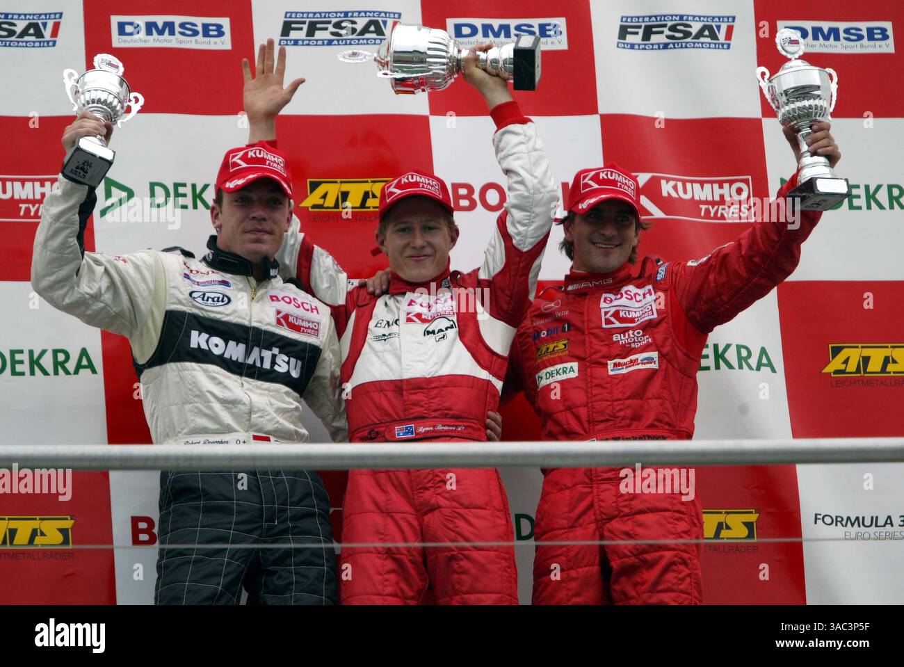 26.04.2003 Hockenheim, Deutschland. F3 Euro Serie 2003 in Hockenheim, Podium, Robert Doornbos (NED), Team Ghinzani, Ryan Briscoe (aus), PREMA Powerteam, Markus Winkelhock (DE), MÃ¼cke Motorsport - Grand-Prix-Kurs des Hockenheimring Baden-WÃ¼rttemberg. - Weitere Bilder auf www.xpb.cc, E-Mail: info@xpb.cc - Belegexemplare senden. â Copyright Kennzeichnung mit: xpb.cc (Credit Image: ©Sutton Motorsports/ZUMA Press) Stockfoto