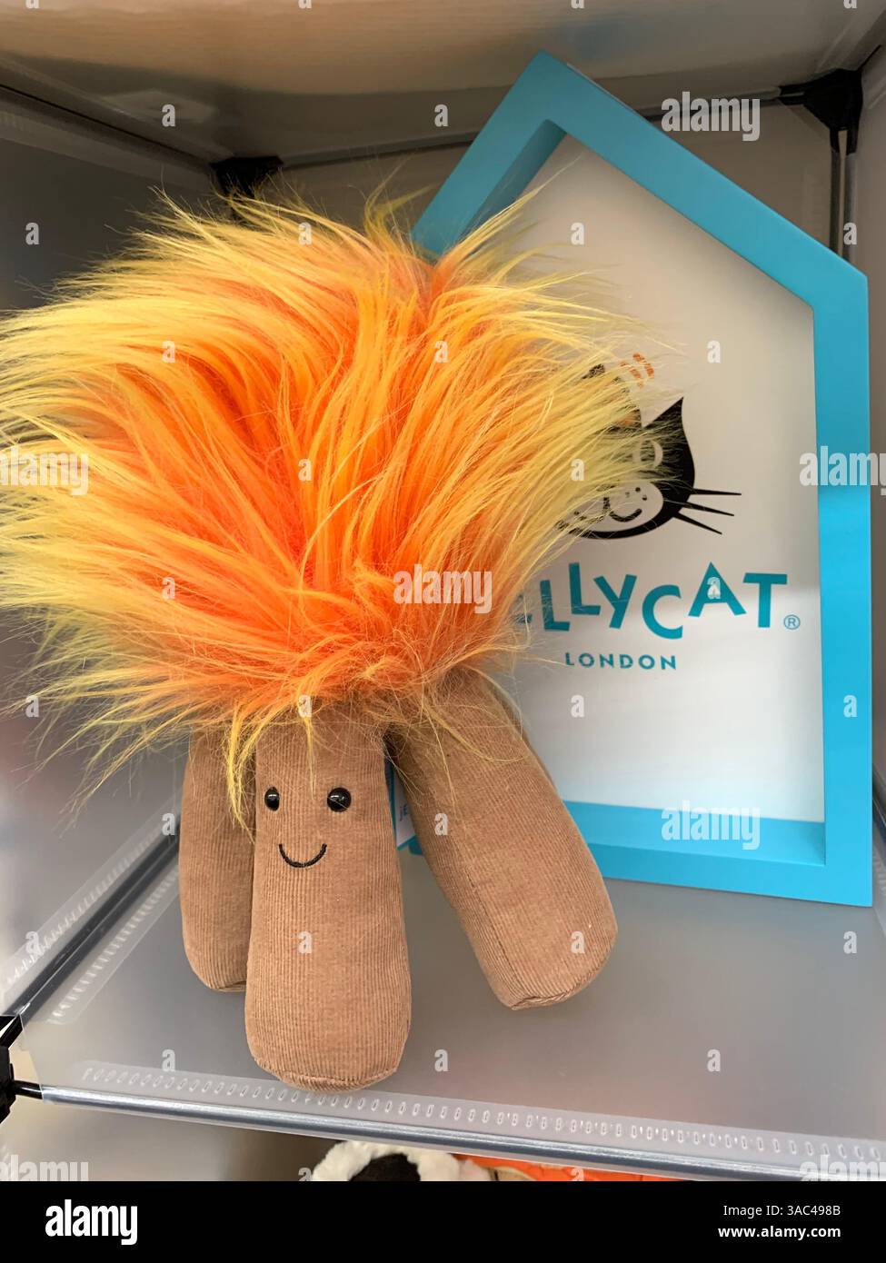 Harrogate Yorkshire England Großbritannien Großbritannien britische Geschäfte Einkaufsmöglichkeiten alte Kleidung Essen Essen das Ivy Restaurant viktorianische Stadt Kunst künstlerisches Design - Smartphone-aufgenommenes Stockfoto