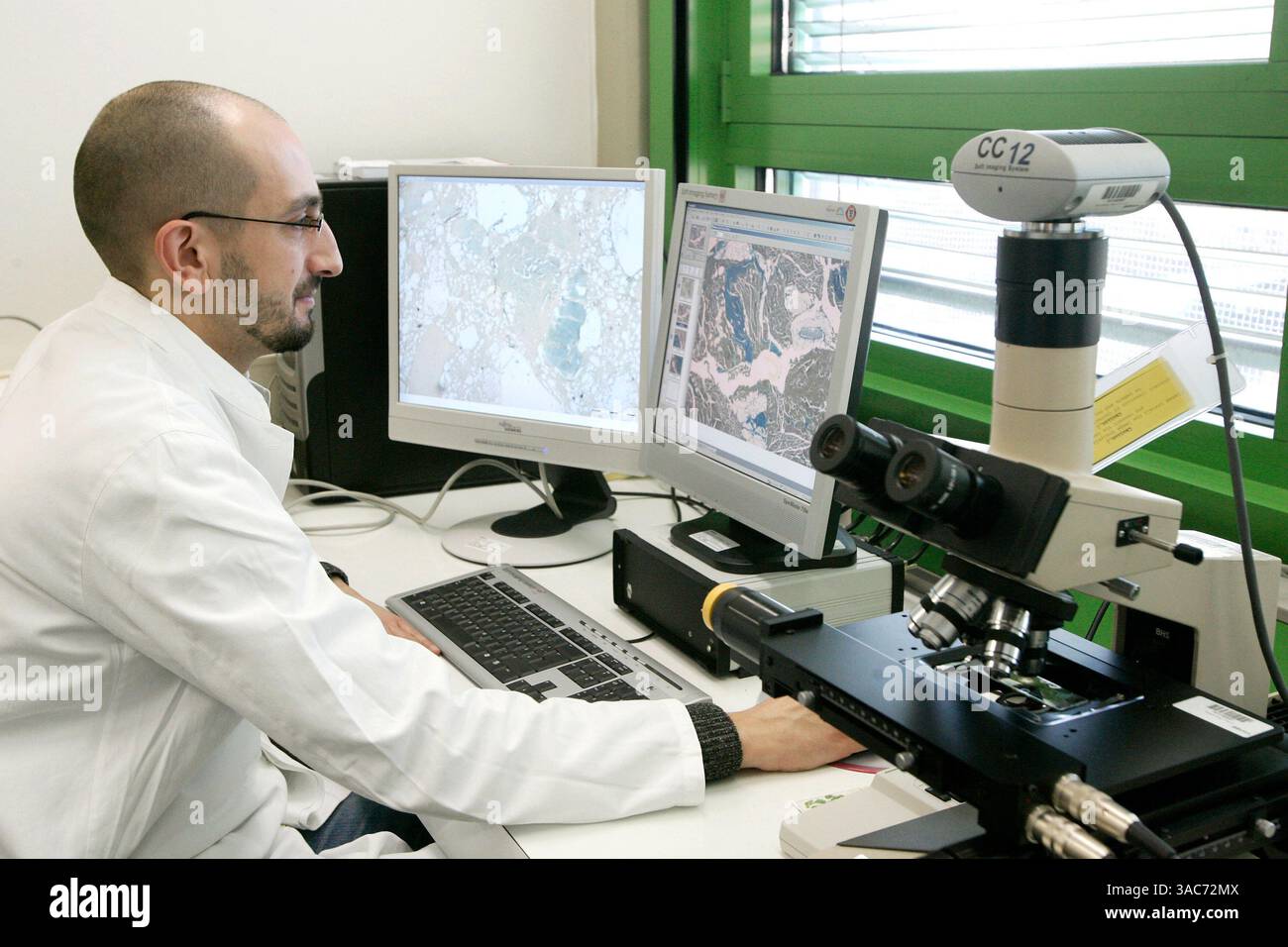 Dezember 2005 - Berlin, DEUTSCHLAND - Döner Döner Döner Fleischanalyse am Institut für Ernährung und Ernährung. (Bild: © Zick, Jochen/Keystone Pressedienst/ZUMA Press) Stockfoto