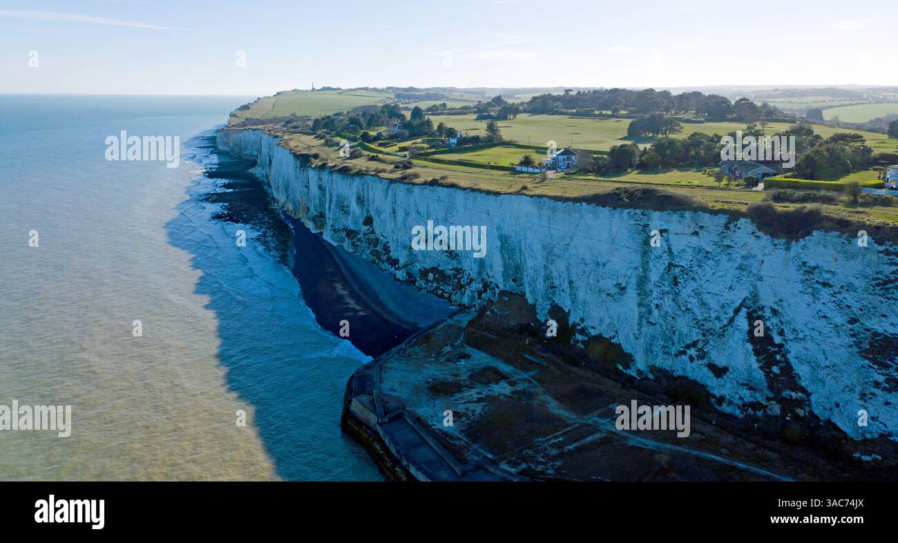 Abendlicher Blick auf die Cliff Line in Richtung St Margret's Bay, von Kingsdown, Kent Stockfoto