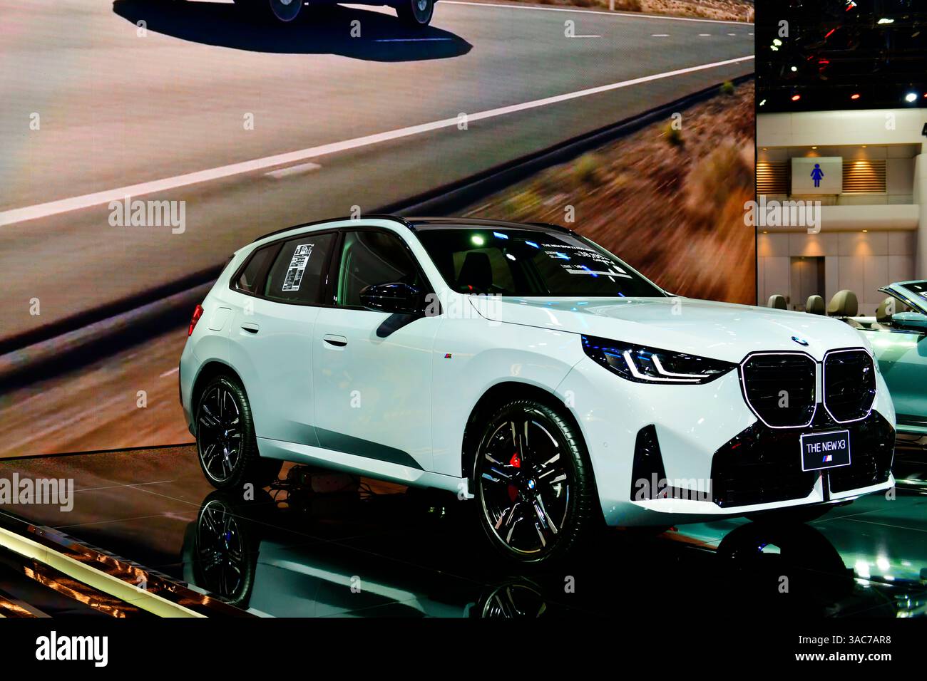 Thailand-26. März 2025: Der NEUE BMW X3 (G45) ist in der Klasse der kleinen Luxus-SUV-Fahrzeuge eingestiegen und führt eine vierte Generation eines der beliebtesten BMW Modelle ein Stockfoto