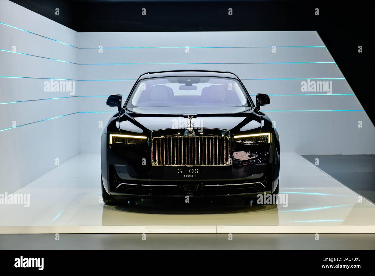Thailand-26.März 2025: Rolls-Royce Ghost Series II V12-Benzinmotor mit zwei Turboaufladung, maximale Leistung 563 PS, unter dem Konzept des Amplif Stockfoto