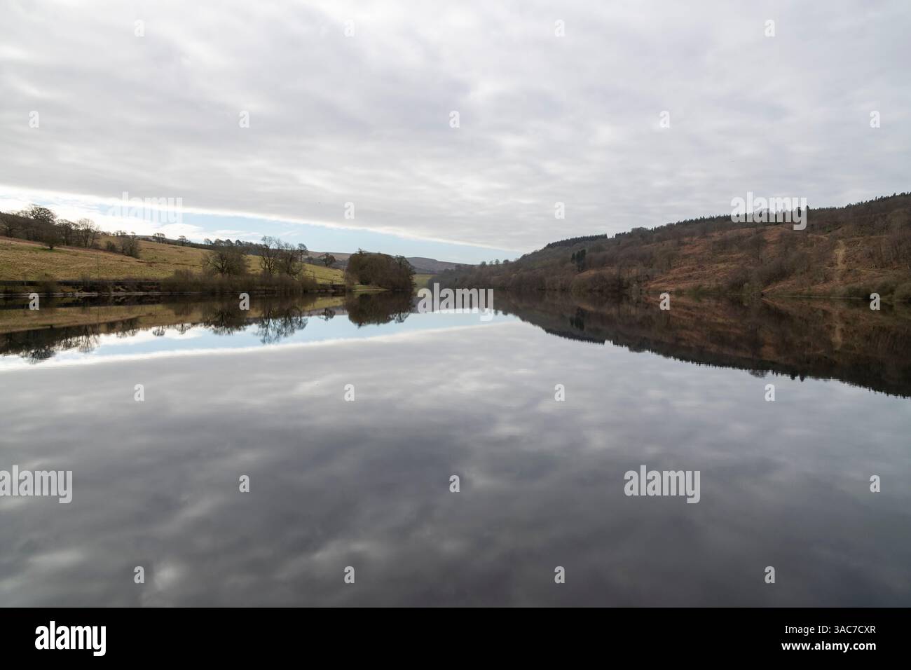 Fernilee Reservoir nahe der Whaley Bridge im Goyt Valley, Derbyshire, England. Stockfoto