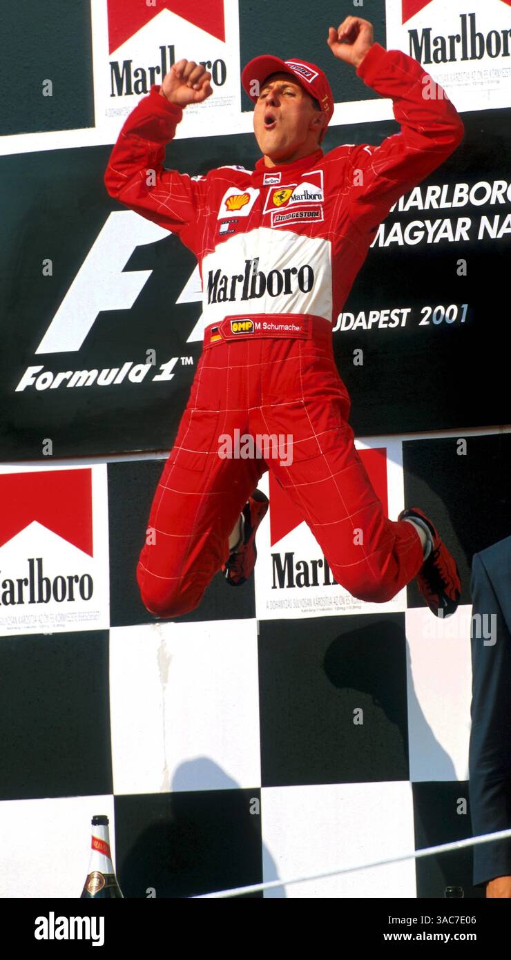 Ein einundfünfzigster Sieg für den viermaligen Weltmeister Michael Schumacher (GER) Ferrari...großer Preis von Ungarn, Ungarn, Budapest, 19. August 2001..... BESTES IMAGE (Credit Image: ©Sutton Motorsports/ZUMA Press) Stockfoto