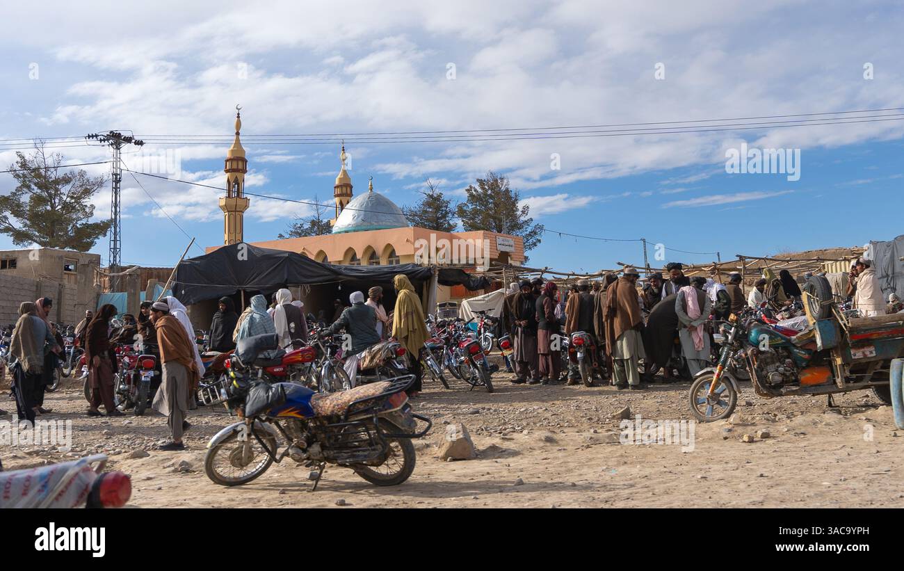 Straßenhandel, Reparaturwerkstätten am Stadtrand von Kandahar, Afghanistan Stockfoto
