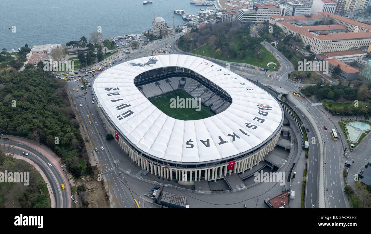 Istanbul, Türkei - 2. April 2025: Vodafone Park Arena aus der Vogelperspektive, Heimstadion des Fußballteams Besiktas JK Jimnastik Kulubu. Stockfoto